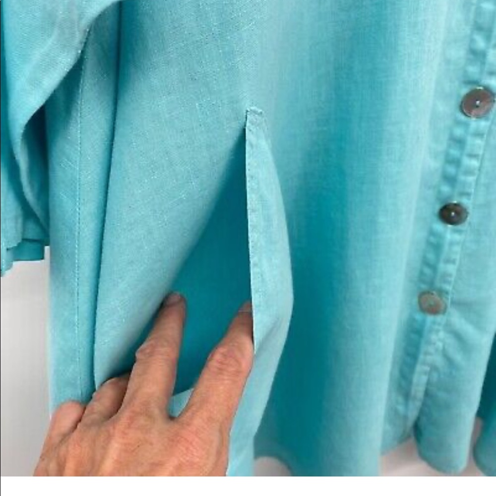 Sophisticated Aqua Linen Swing Top - Picture 4 of 6